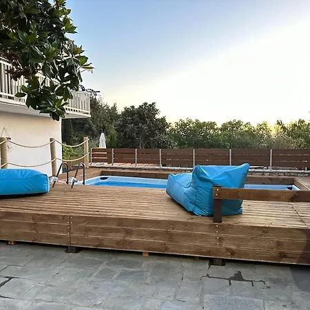 Evmorfias House *