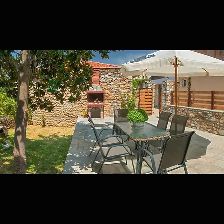 Holiday home Evmorfias House